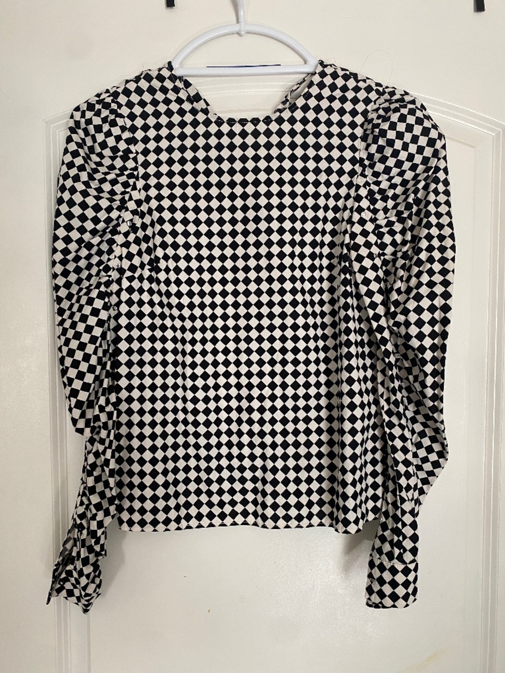 H&M black and white checkered puff sleeve blouse size 4